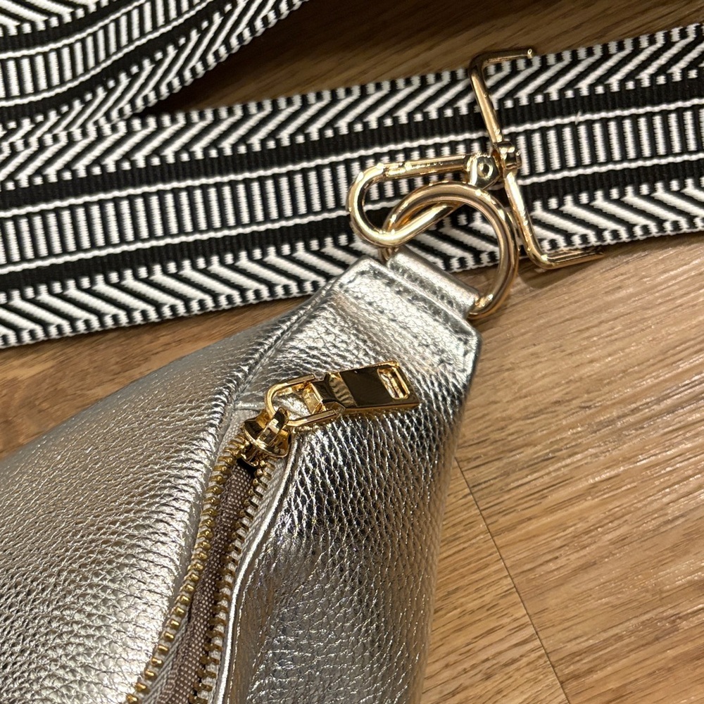 Pom Pom London Silver Crossbody Bag with Three Straps, a key chain and dust bag - Picture 4 of 13